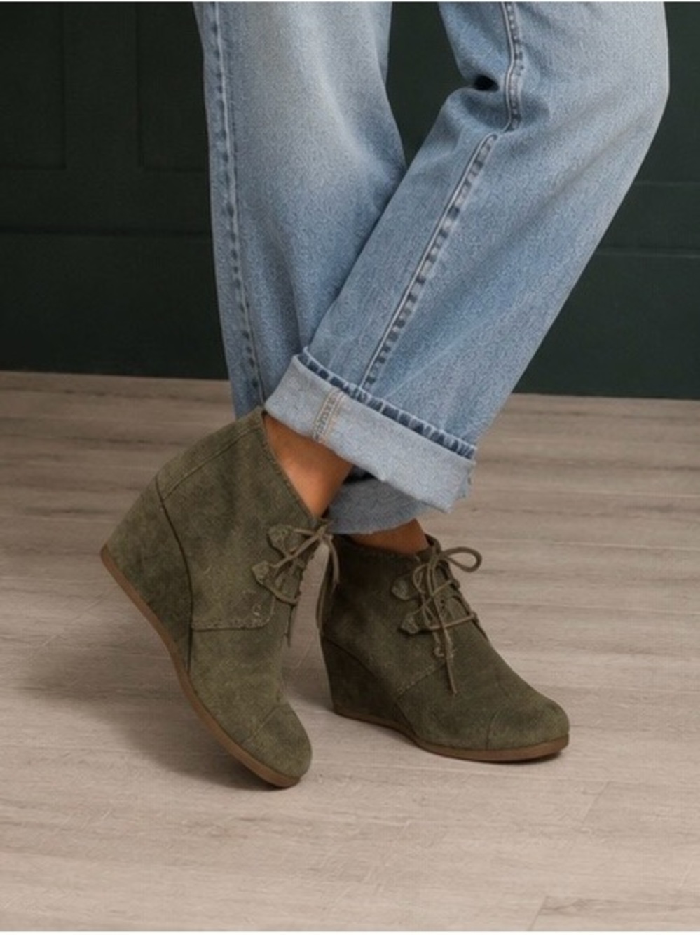 TOMS Olive Green Suede Wedge Ankle Booties Lace Up Shoes Women’s 6.5